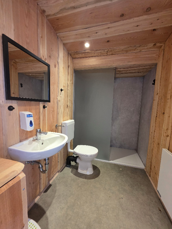 images/Unterkünfte/Zinipis/Toilettencontainer-Nasszelle.jpg#joomlaImage://local-images/Unterkünfte/Zinipis/Toilettencontainer-Nasszelle.jpg?width=600&height=800