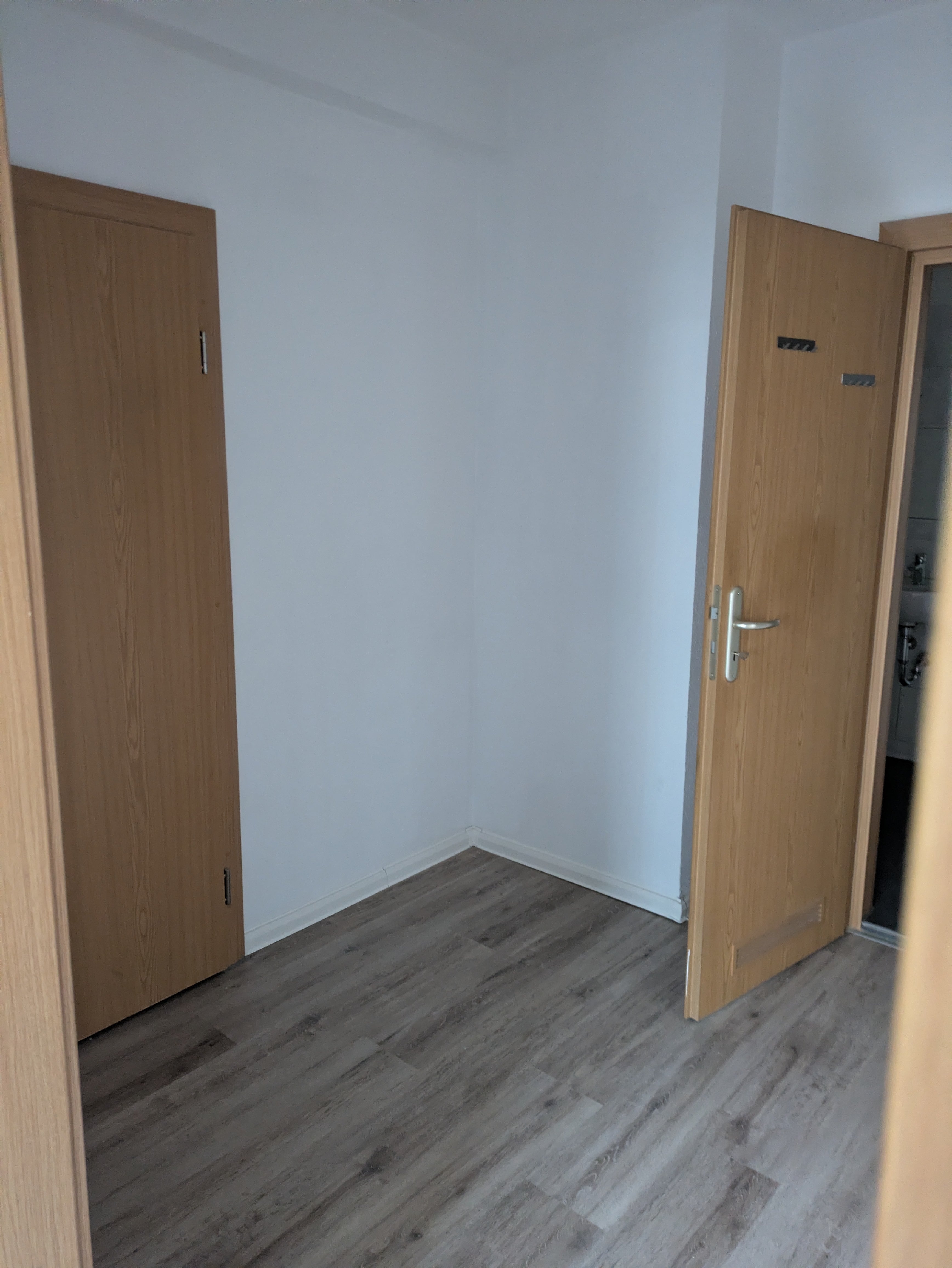 PXL 20251111 080712281 min