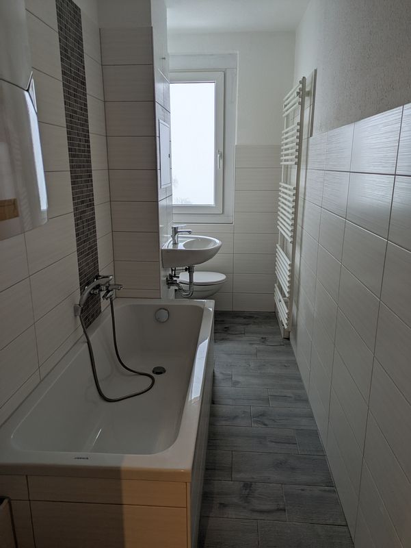 images/vermietung/Aktuelle-Leerwohnungen/3-Raum-Wohnung-August-Bebel-Straße/PXL_20250213_084054843-min.jpg#joomlaImage://local-images/vermietung/Aktuelle-Leerwohnungen/3-Raum-Wohnung-August-Bebel-Straße/PXL_20250213_084054843-min.jpg?width=601&height=800